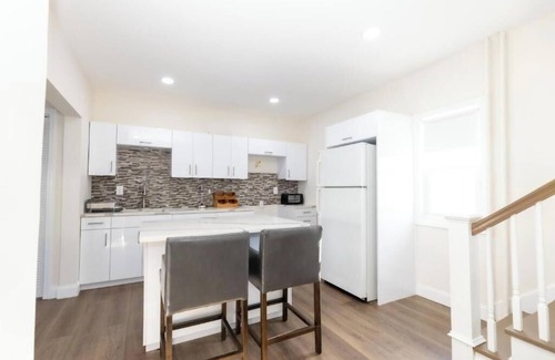 Seaside Heights Apartment | Queen Room