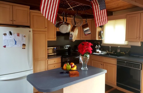 Tobyhanna House | Quiet Chalet with Fireplace, Wi-Fi, and Grill