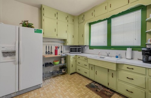 Berlin House | Raber House · Sleep up to 9 on Main Street - Raber House