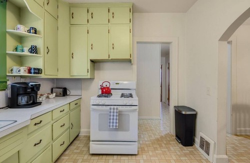 Berlin House | Raber House · Sleep up to 9 on Main Street - Raber House