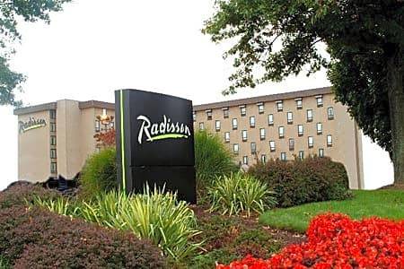 Trevose Hotel | Radisson Philadelphia Northeast
