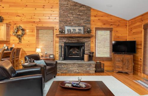 Nellysford House | Retreat At Wintergreen, Pool Access, Grill