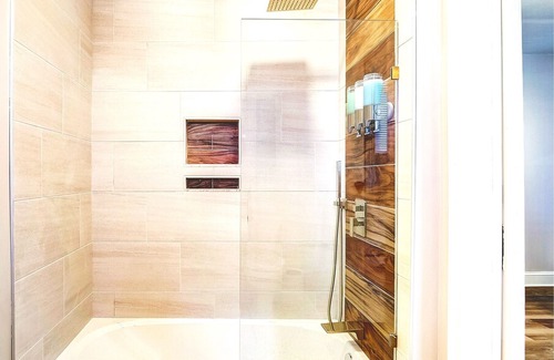 Woodbury Apartment | RetroChic★Parking★950Mb★20min->CenterCity&Airport3