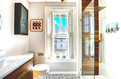 Woodbury House | RetroChic★Parking★950Mb★20min->CenterCity&Airport