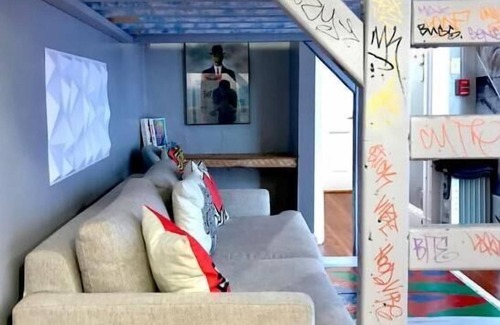 Center City West Apartment | Rittenhouse Modern