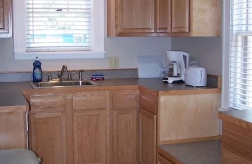 Geneva-on-the-Lake House | Ross J. Lomas 1927 House, Sleeps 9