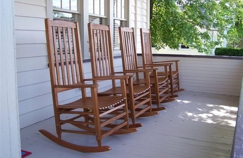 Geneva-on-the-Lake House | Ross J. Lomas 1927 House, Sleeps 9