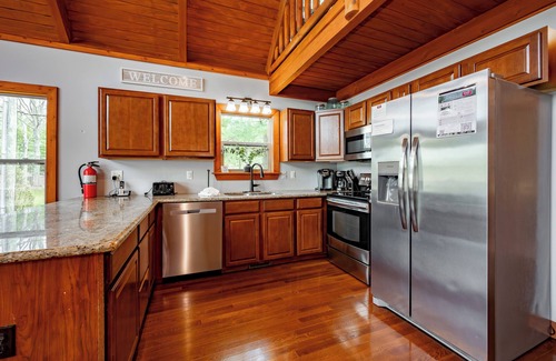 Thayerville Cabin | Rustic Luxury w/Pool Table, Dock & Views