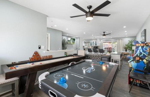 Southwest Village House | Scottsdale Retreat FashionSquare Pool Old-town
