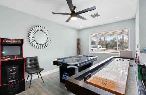 Southwest Village House | Scottsdale Retreat FashionSquare Pool Old-town