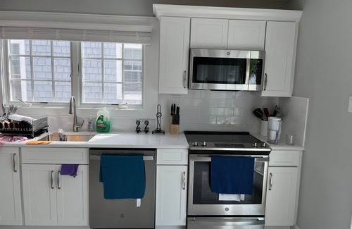 Cape May House | Sea Sounds! Beach Block! Newly renovated kitchen, bathrooms, furniture!