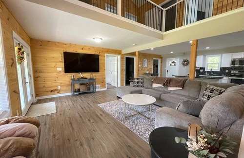 Logan Cabin | Secluded modern cabin, with hot tub