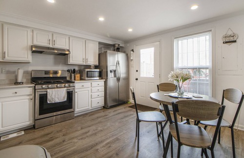Downtown Baltimore House | Short & long term avail. 3 bed 2 ba- PigTown-Walk to Stadiums-Close to Hospitals