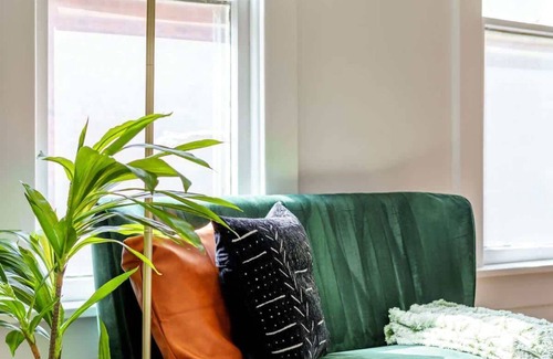 German Village House | Short North - Convention- Parking Free - Pets