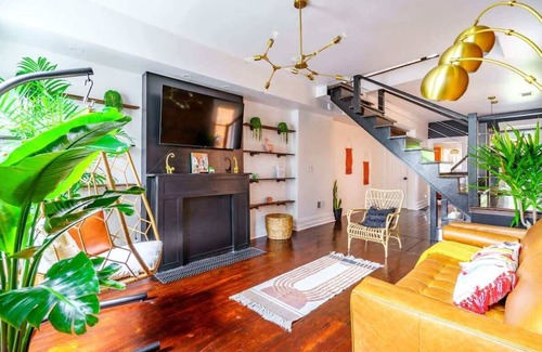 Italian Village House | Short North - Parking Free - King Bed - Convention