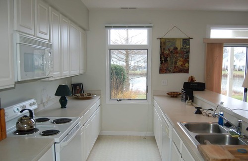 Rehoboth Beach Condo | Spacious, lakefront 1st floor 2 bedroom condo with pool