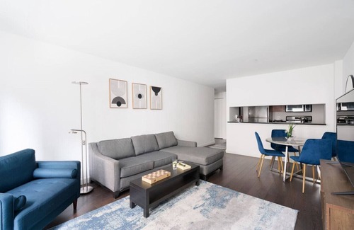 Financial District Apartment | Spacious NYC Home Fast Elevators Gym access