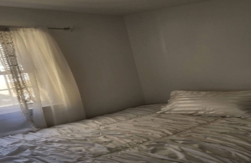 Englewood Cottage | "SPOTLESS " - Walk. No car needed.! n Non Smokers ONLY! nNYC MINUTES AWAY!n
