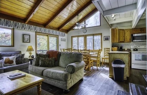 Timberline House | SS12-Bass, Blue Grill, and Catfish Pond! Hot Tub! Dolly Sods Access!