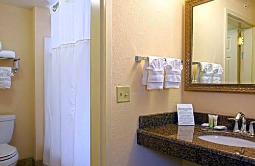 North Brunswick Hotel | Staybridge Suites North Brunswick, an IHG Hotel