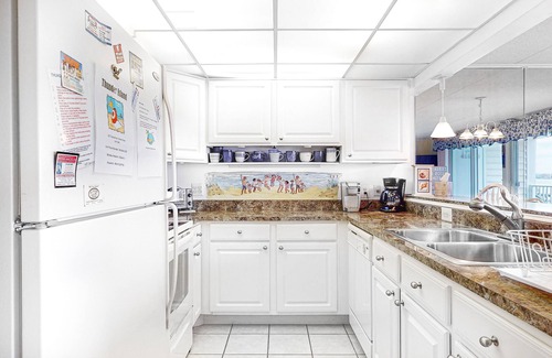 Midtown Ocean City Condo | Stunning Condo w/Marina Views From Balcony, Shared Pool, AC, Private W/D, WiFi