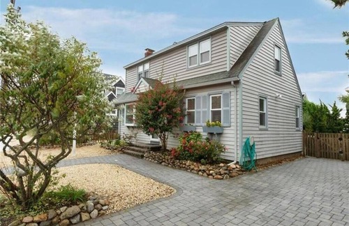 The Dunes House | Stunning home in Haven Beach with 5 Bedrooms, Heated swimming pool and WiFi