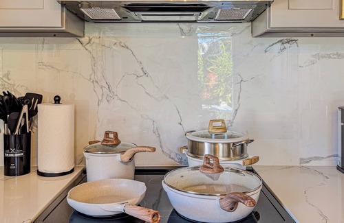 Powelton Village Apartment | Stylish 3BR Apt w/Laundry Near UPenn&Drexel