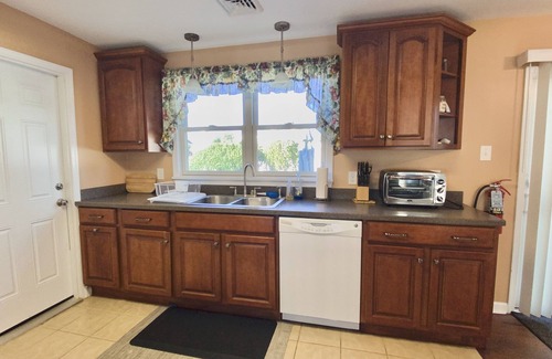 Avalon House | SUMMER SEASONAL RENTAL - Your perfect summer awaits