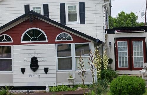 Moosic House | The guest house at the regina house tea room