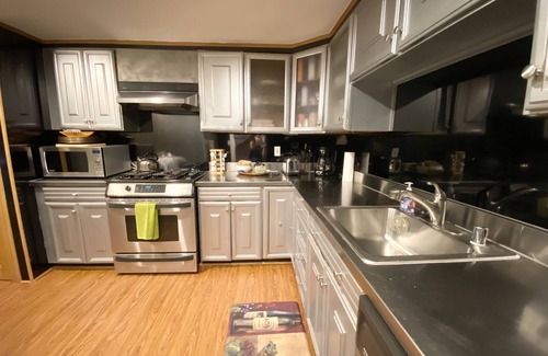 Capitol Hill House | The Smithsonian Vacation House - Walk To The Museums - Free Parking - Waterfront