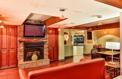 Butztown Hotel | The View Inn & Suites