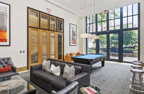 Aurora Highlands Apartment | Top Condo At Pentagon City with Gym