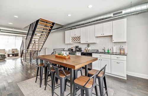Fishtown Apartment | Trendy Fishtown 2B/2.5B w/Parking & Roof Deck!