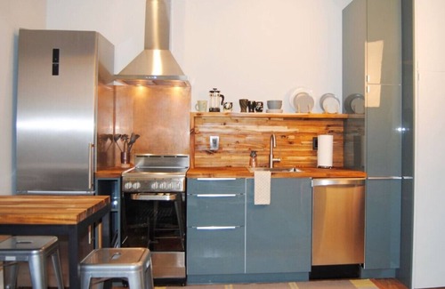 East Passyunk Crossing Apartment | Trendy Studio in Prime South Philly Neighborhood
