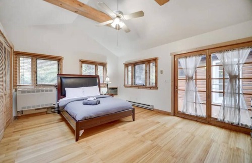 Cresco Cabin | True Poconos Cabin Retreat