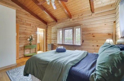 Cresco Cabin | True Poconos Cabin Retreat