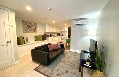 Near Northeast Apartment | Unbeatable location, Steps to Union Station and Minutes to Downtown