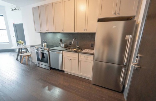 Downtown Pittsburgh Apartment | Urban 1BR Downtown–Close to Stadiums & Attractions
