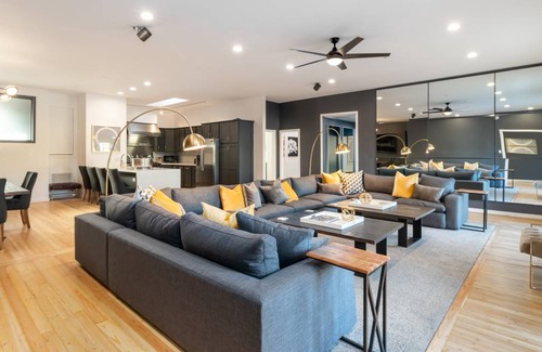 South Scottsdale House | 418 m² House ∙ 6 bedrooms ∙ 22 guests