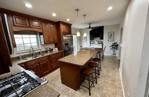 Fairfield House | Waterfront Oasis "Waters Edge Retreat" Lake Erie Internal name: Shallow Waters Retreat
