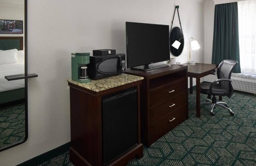 Athens Hotel | Welcoming Athenian Charm with Three Family-Ready Spacious Rooms