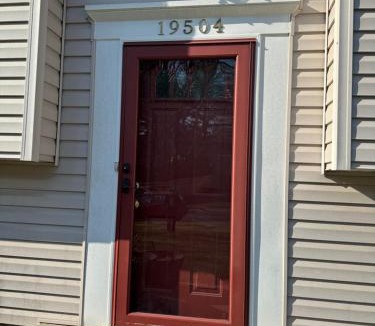 Montgomery Village House | 大卧室1.8米宽大床