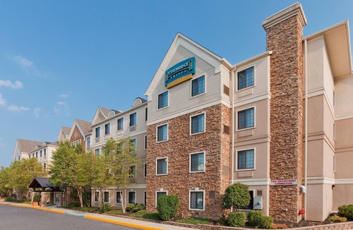 Allentown Condo | 1 Bedroom | Shared Hot Tub Access + Outdoor Pool