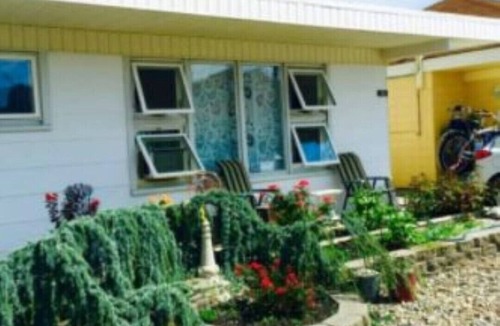 Wildwood Crest House | 1 block from the beach . Ocean view cozy beach house . Backyard with fire pit .