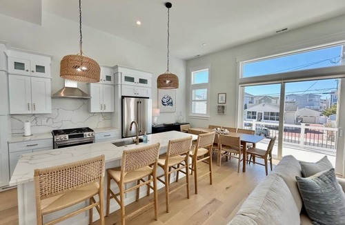 Sea Isle City House | 1 Block to Beach Mid-Island Elevator and a Pool Dreams do come true