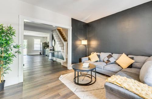 Stroudsburg House | 1 Block to Main Street Dtwn Stroudsburg Townhome!
