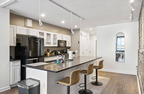 Cultural District Apartment | 1 BR Downtown Vibes – Near Steelers Stadium