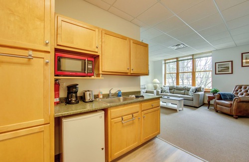 New Kensington Apartment | 1 Mi to Allegheny River: Cozy Apt w/Shared Patio!