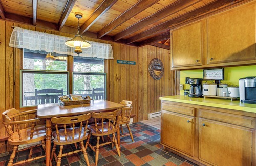 Greentown Cabin | < 1 Mi to Lake: Cabin w/Hot Tub in Greentown!
