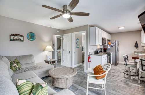 Brigantine Condo | 1 Mi to Marina District! Bright Brigantine Condo